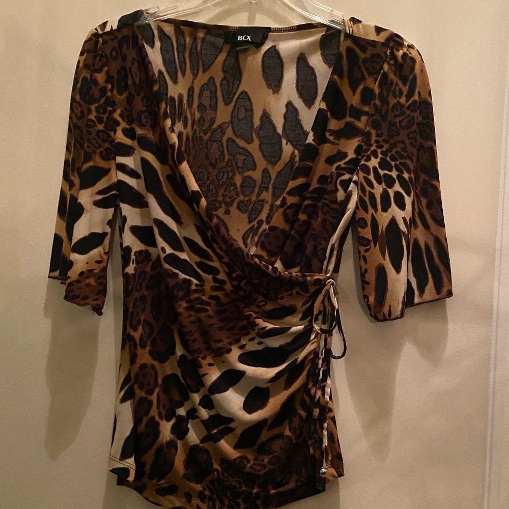 Vintage BCX Twist Top in Leopard  Size Medium